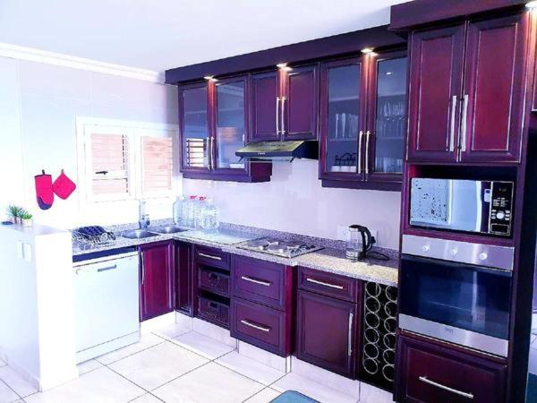 9 Queensview Uvongo Beach Esterno foto