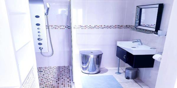 9 Queensview Uvongo Beach Esterno foto