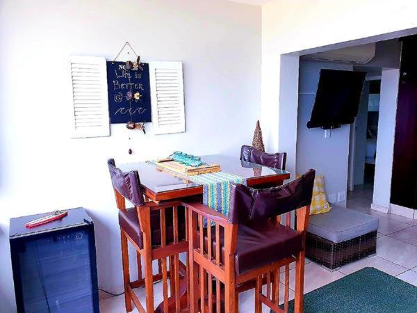 9 Queensview Uvongo Beach Esterno foto