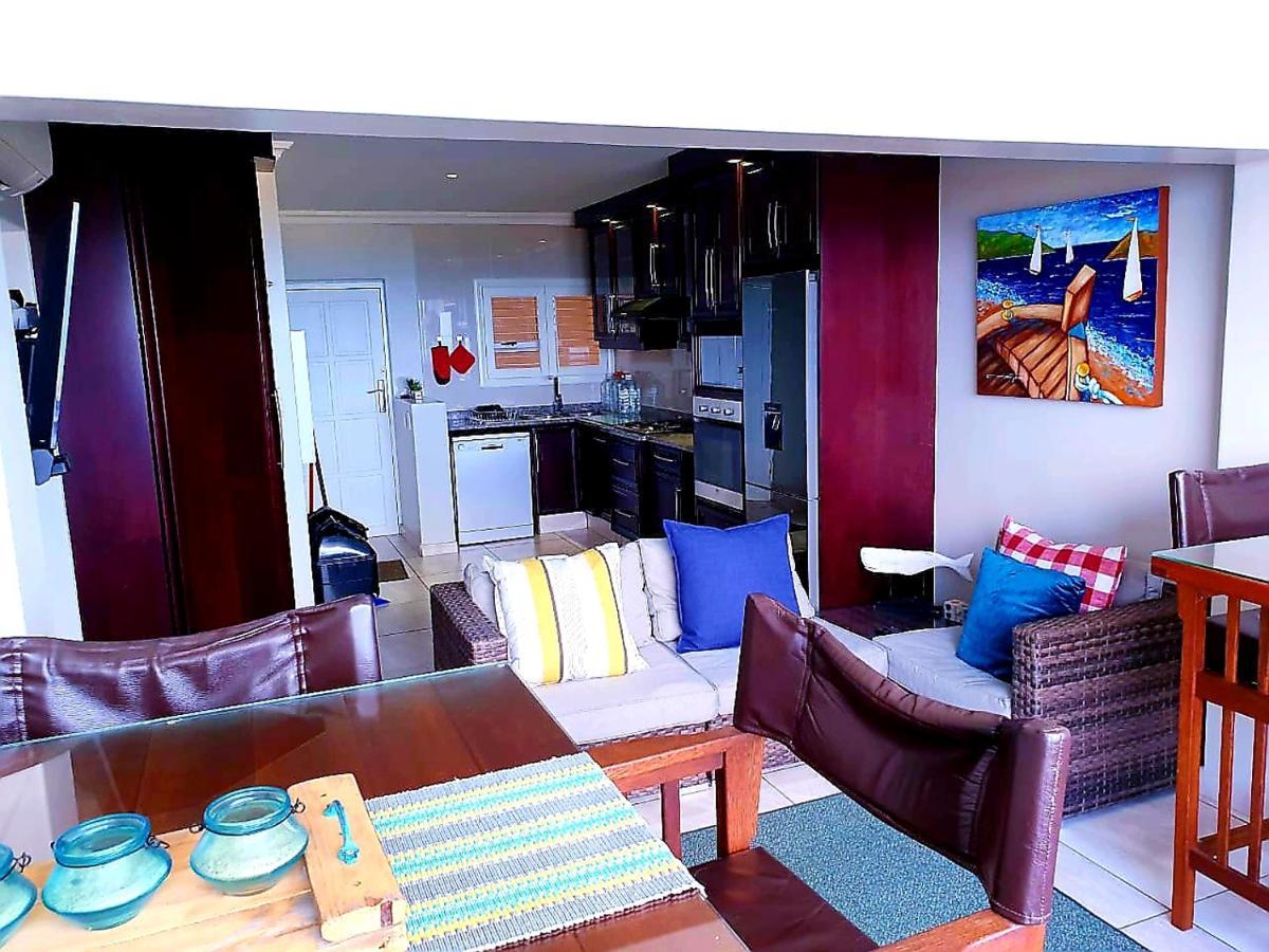 9 Queensview Uvongo Beach Esterno foto