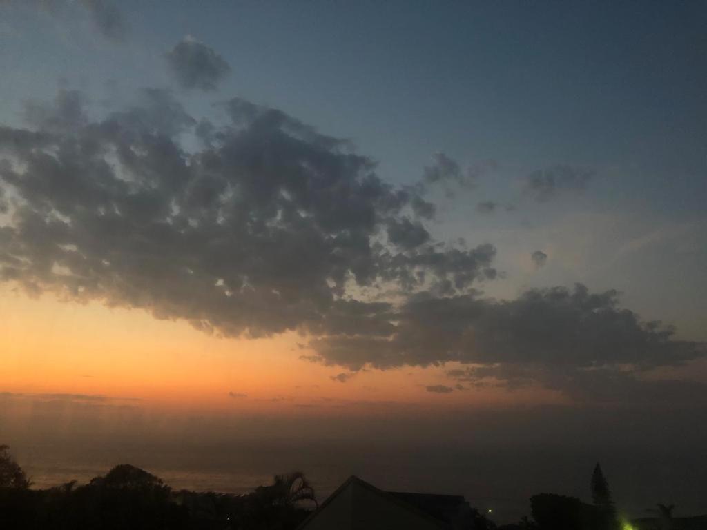 9 Queensview Uvongo Beach Esterno foto